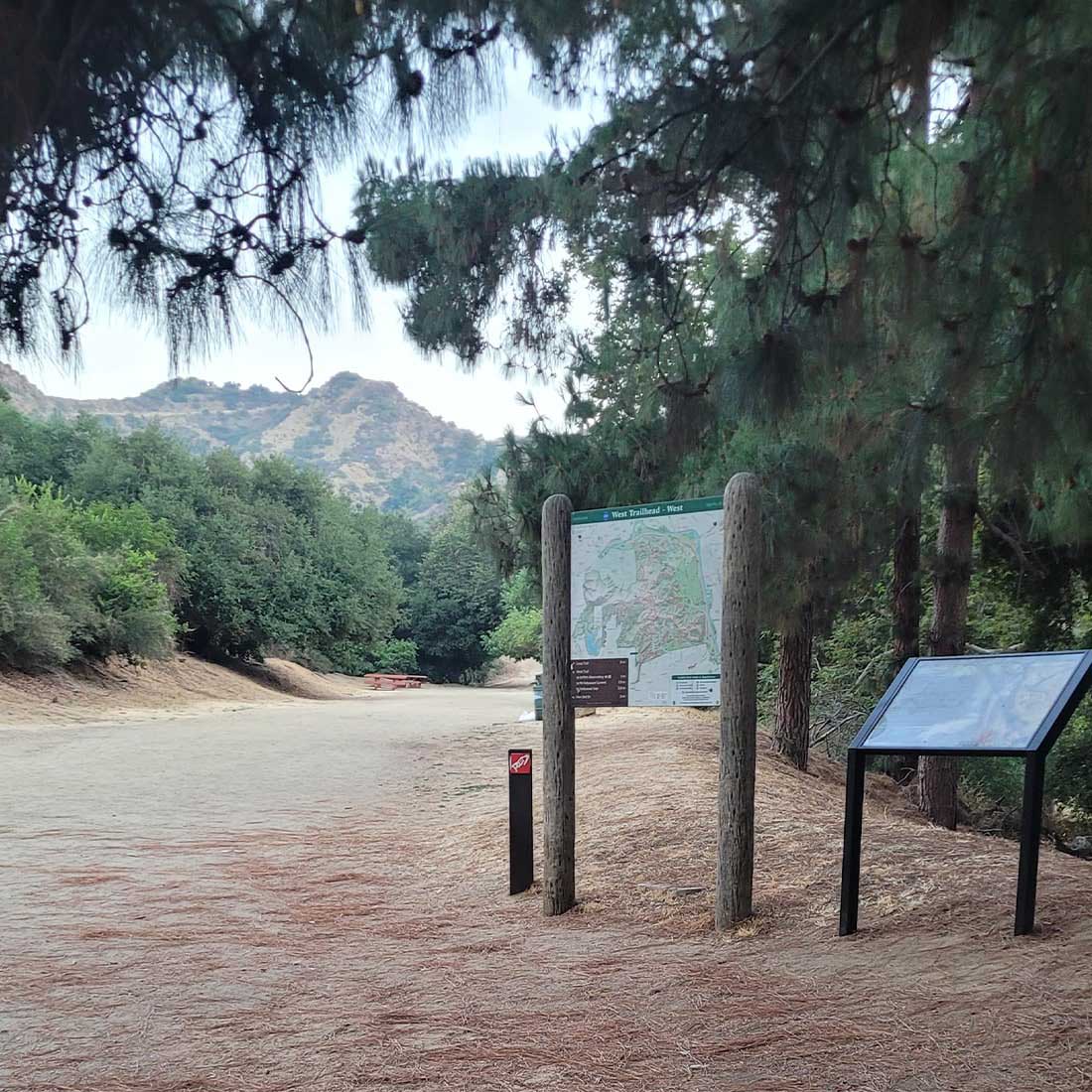 10A-West-Trailhead-Sign