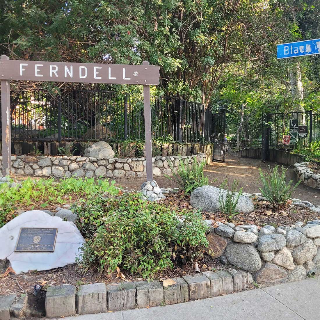 6R-Fern-Dell-Entrance